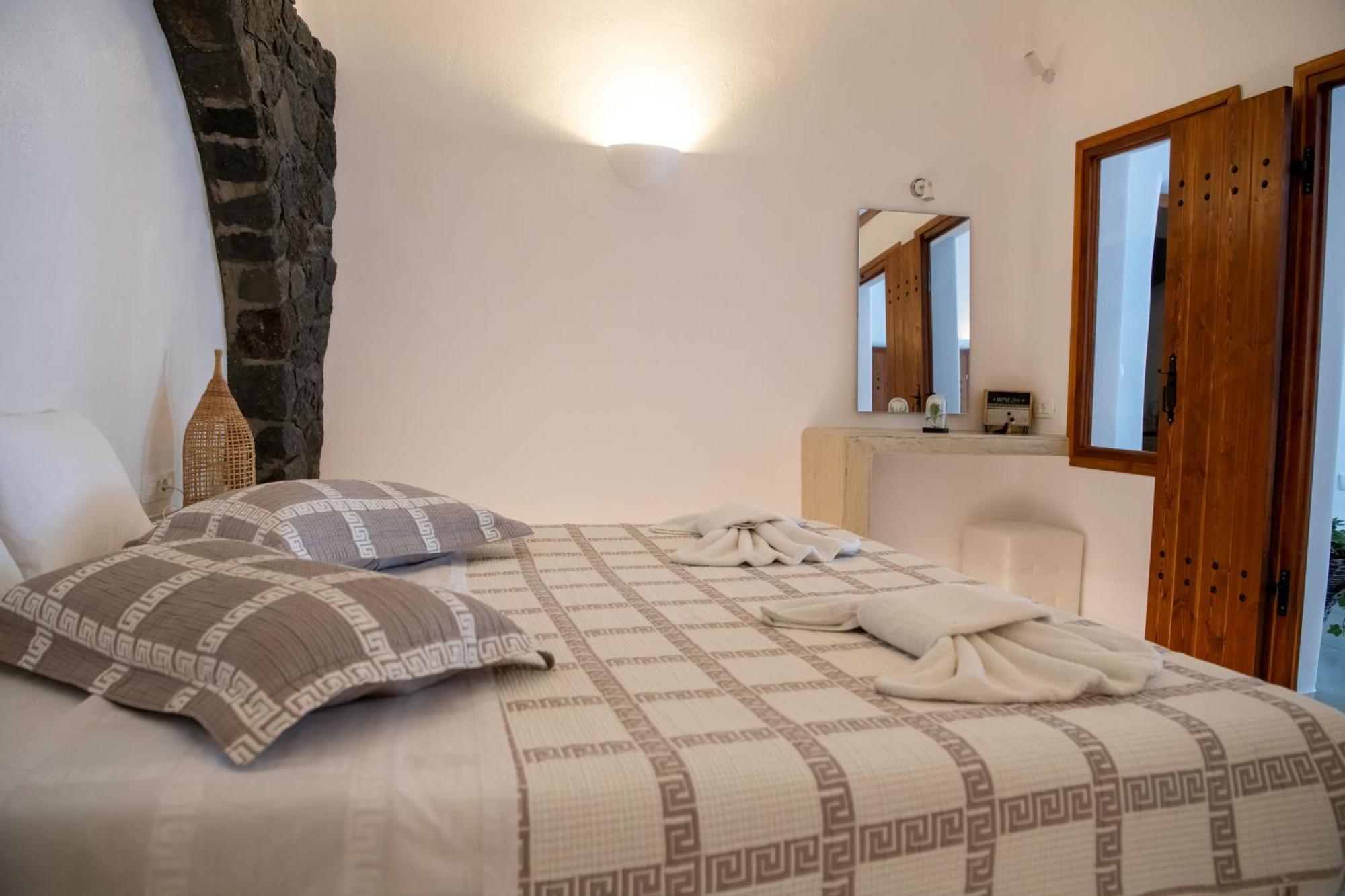 Luxe Efis Home Sea View 4 Villas & 4 Prive Jacuzzi Imerovigli (Santorini) Exterior foto